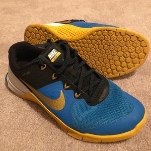 Lightly used Nike metcon 2. Size 9 men’s